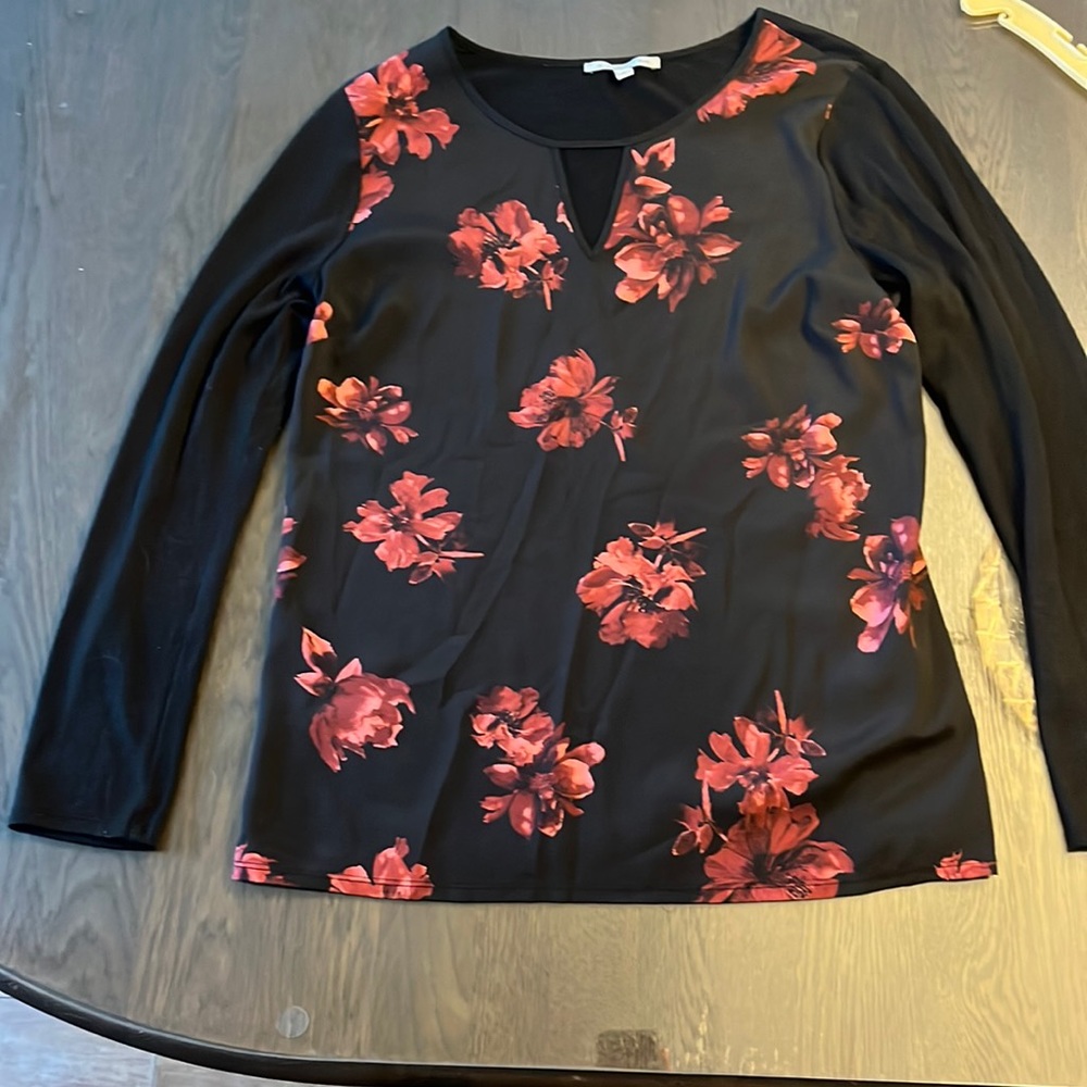 Sleeved Black shirt with roses
